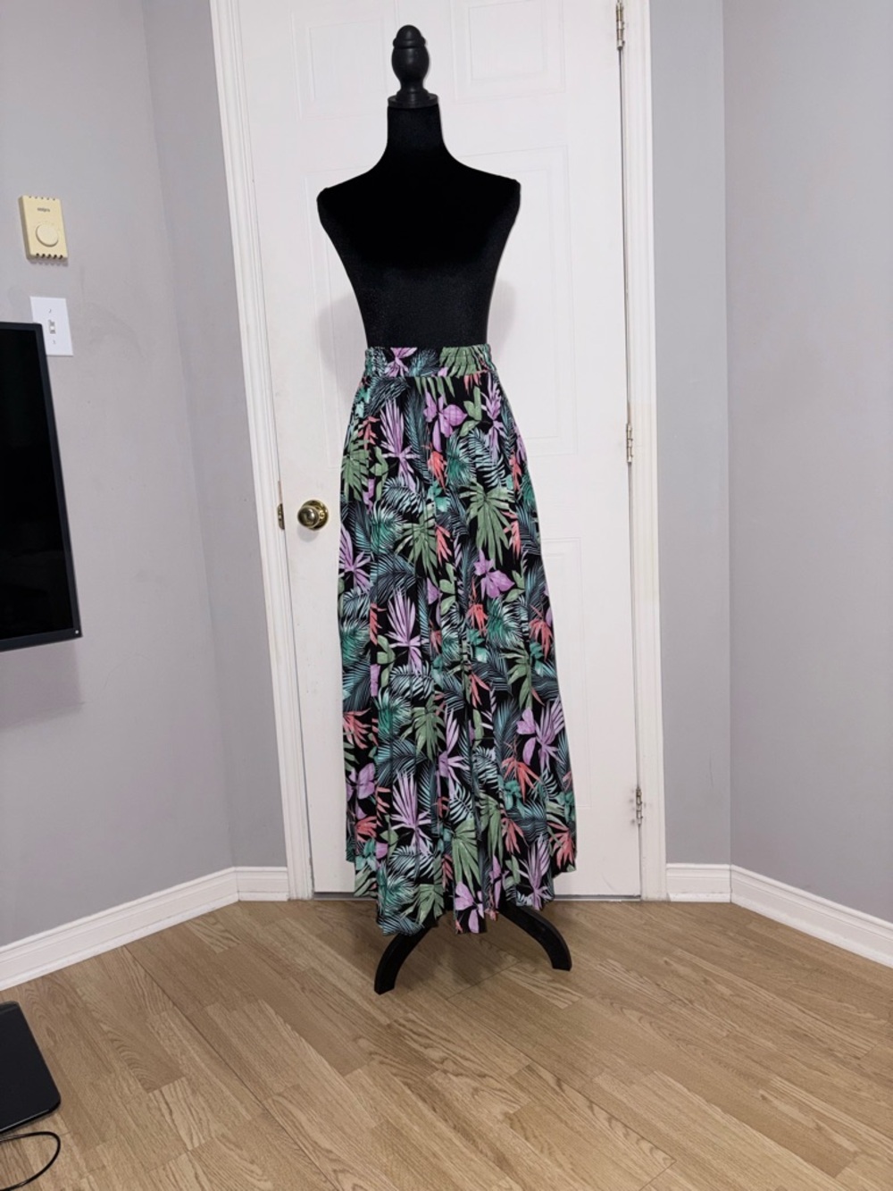 Electric Pleated Black Tropical Print Maxi Skirt - Waist 26-38”